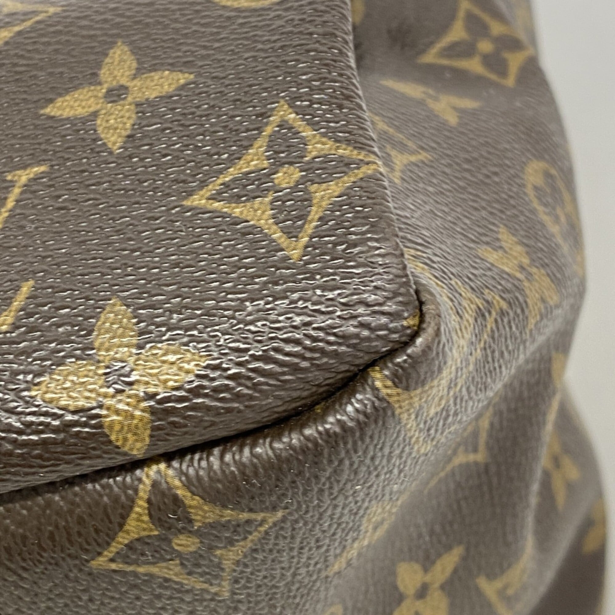 Louis Vuitton Brown Shoulder Bag (Pre-Owned)