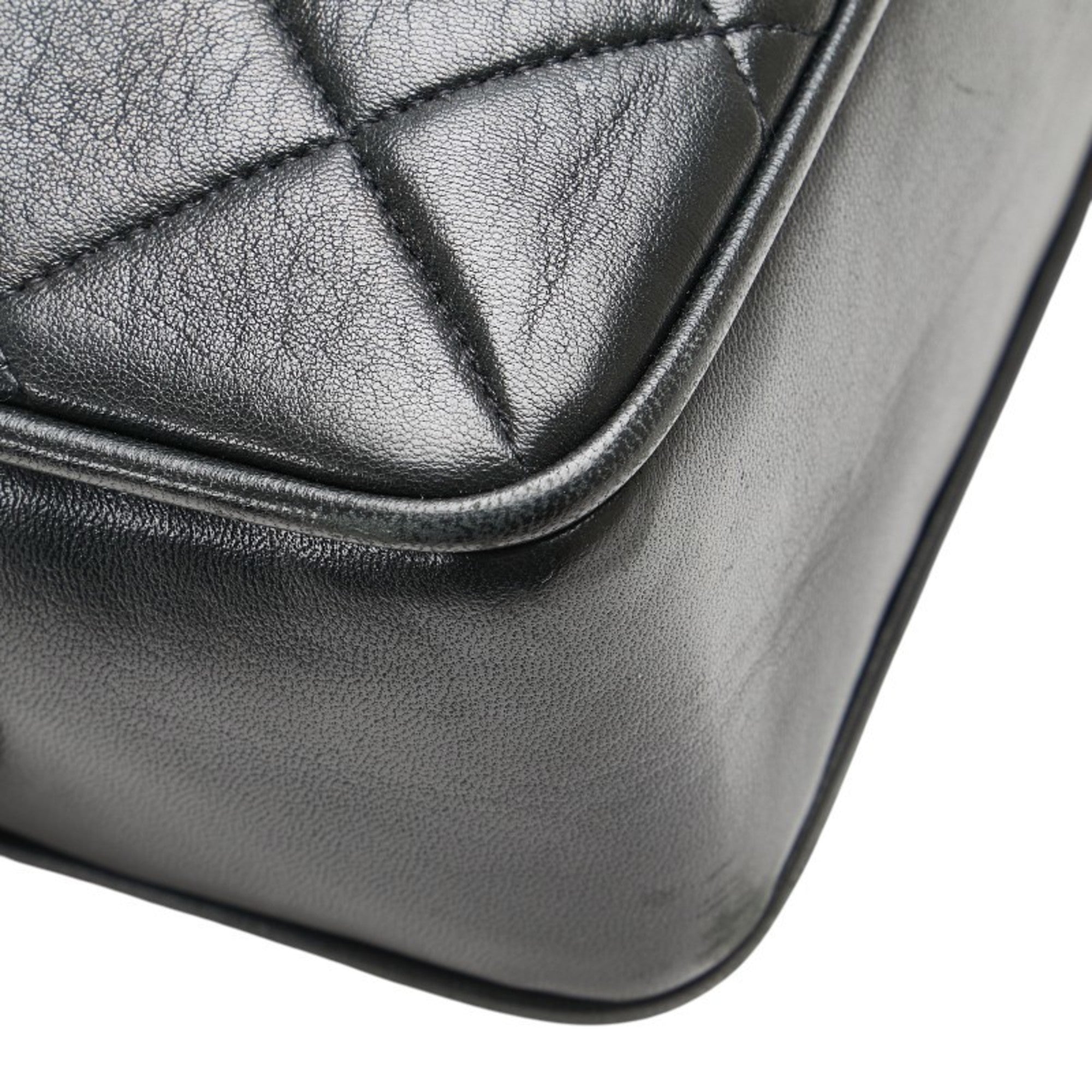 Chanel Black Leather Shoulder Bag (Pre-Owned)
