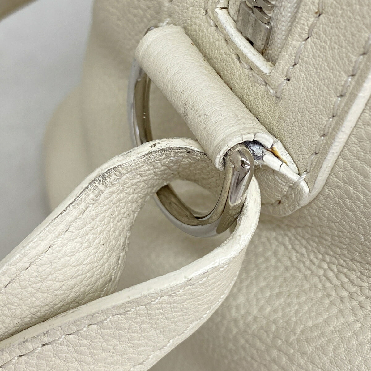 Louis Vuitton Blanc Casse Handbag (Pre-Owned)