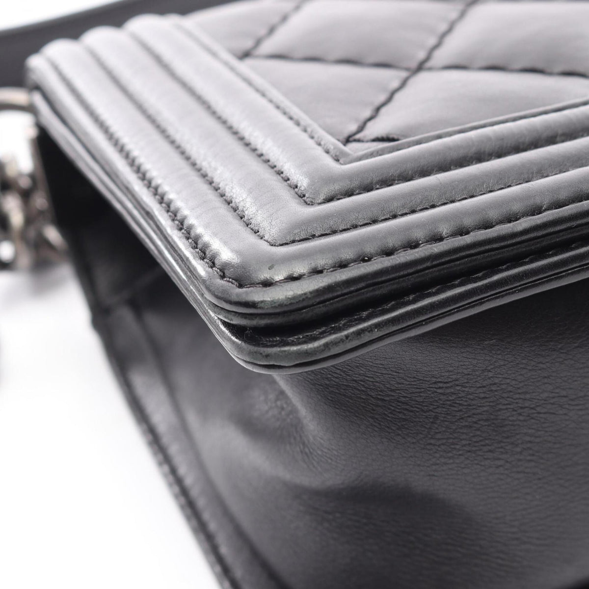 Chanel Black Leather Handbag Shoulder Bag (Pre-Owned)