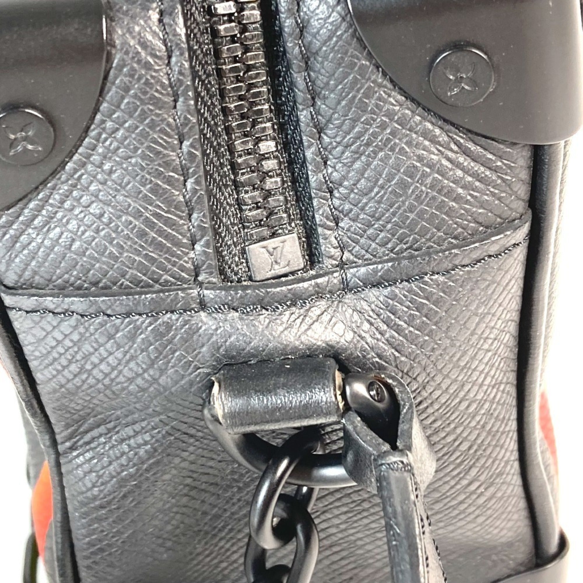 Louis Vuitton Black Multi-Color Taiga Leather Pochette Shoulder Bag (Pre-Owned)
