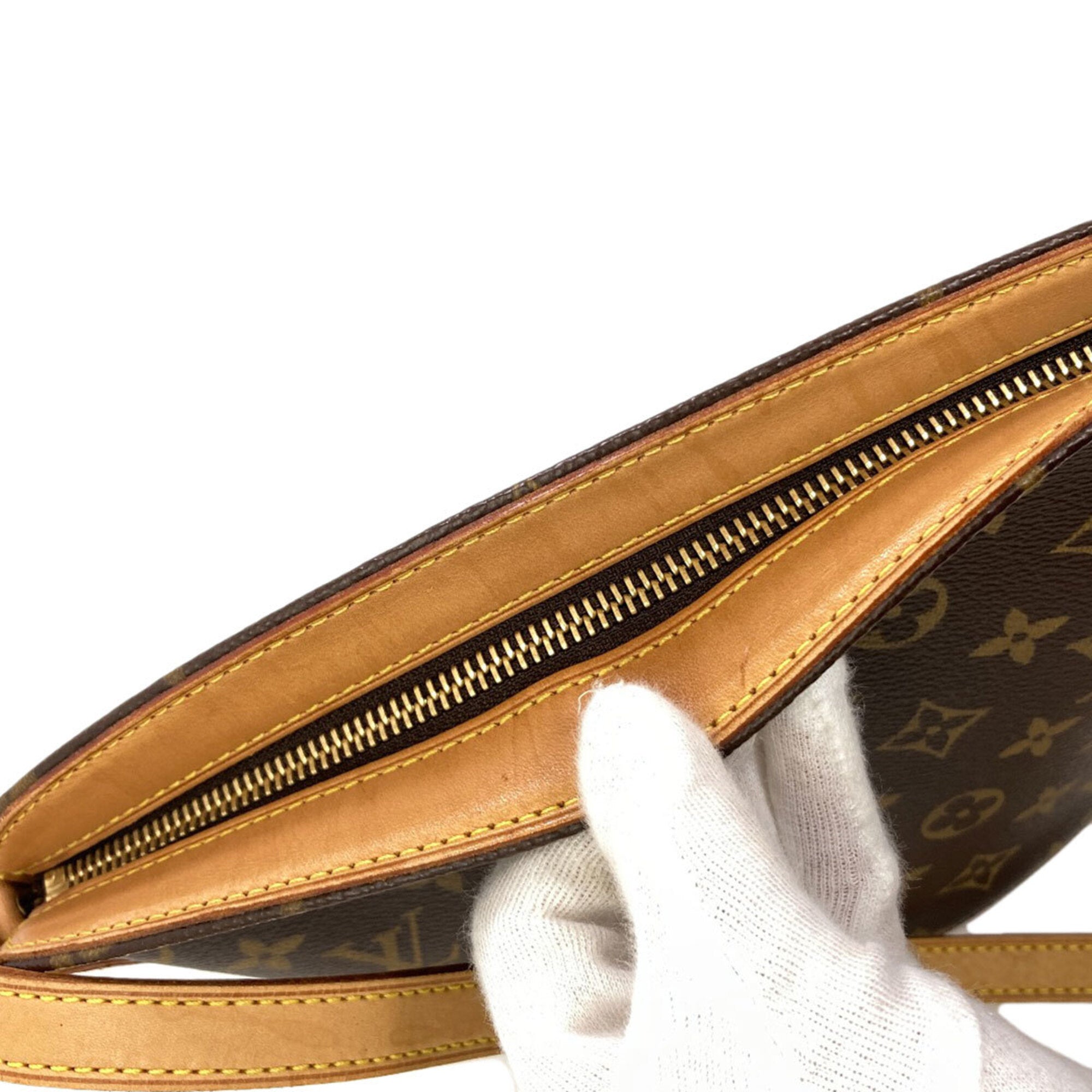 Louis Vuitton Monogram Monogram Canvas Shoulder Bag (Pre-Owned)