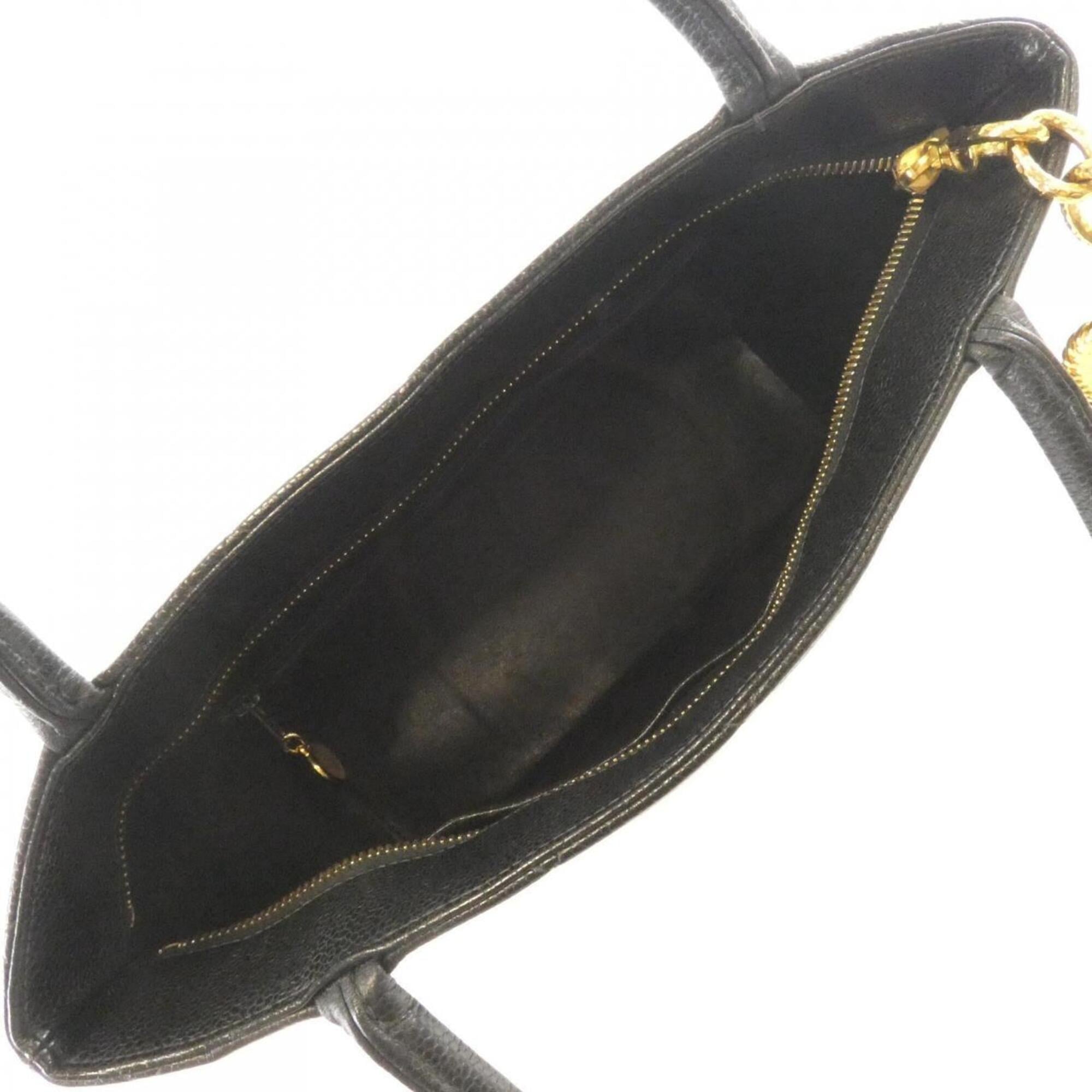 Chanel Black Grained Calfskin Handbag (Pre-Owned)