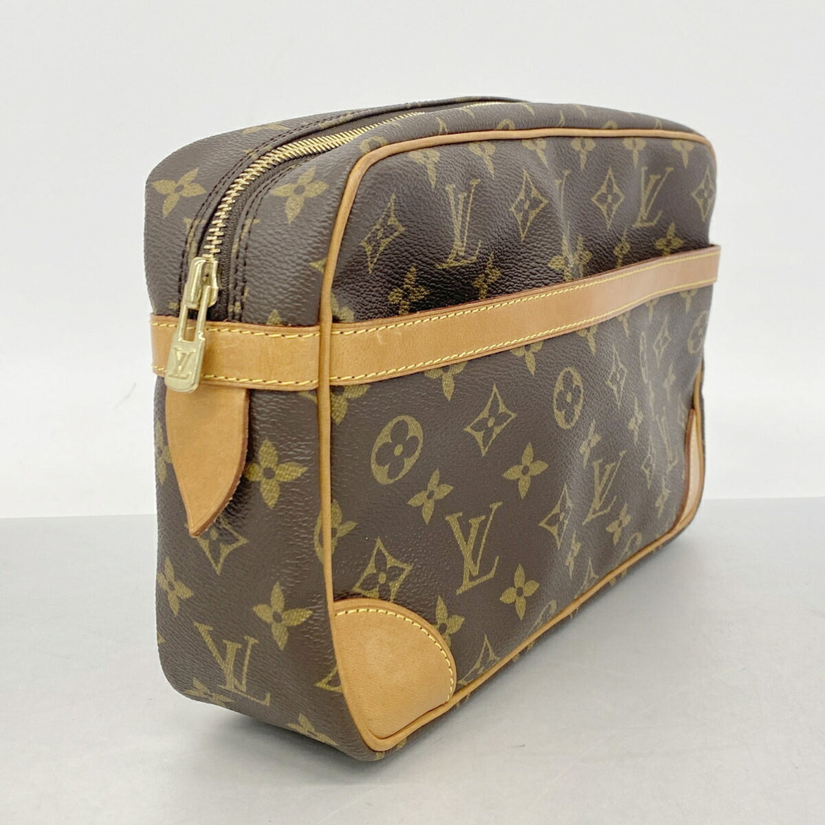 Louis Vuitton Brown Clutch Bag (Pre-Owned)