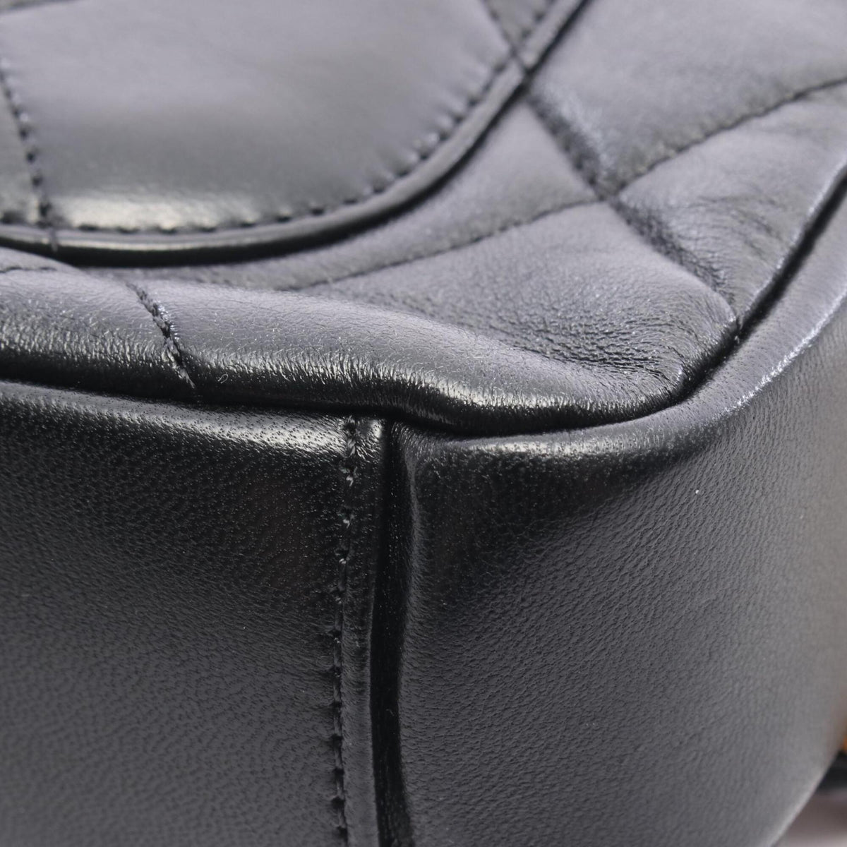 Chanel Black Leather Handbag Shoulder Bag (Pre-Owned)
