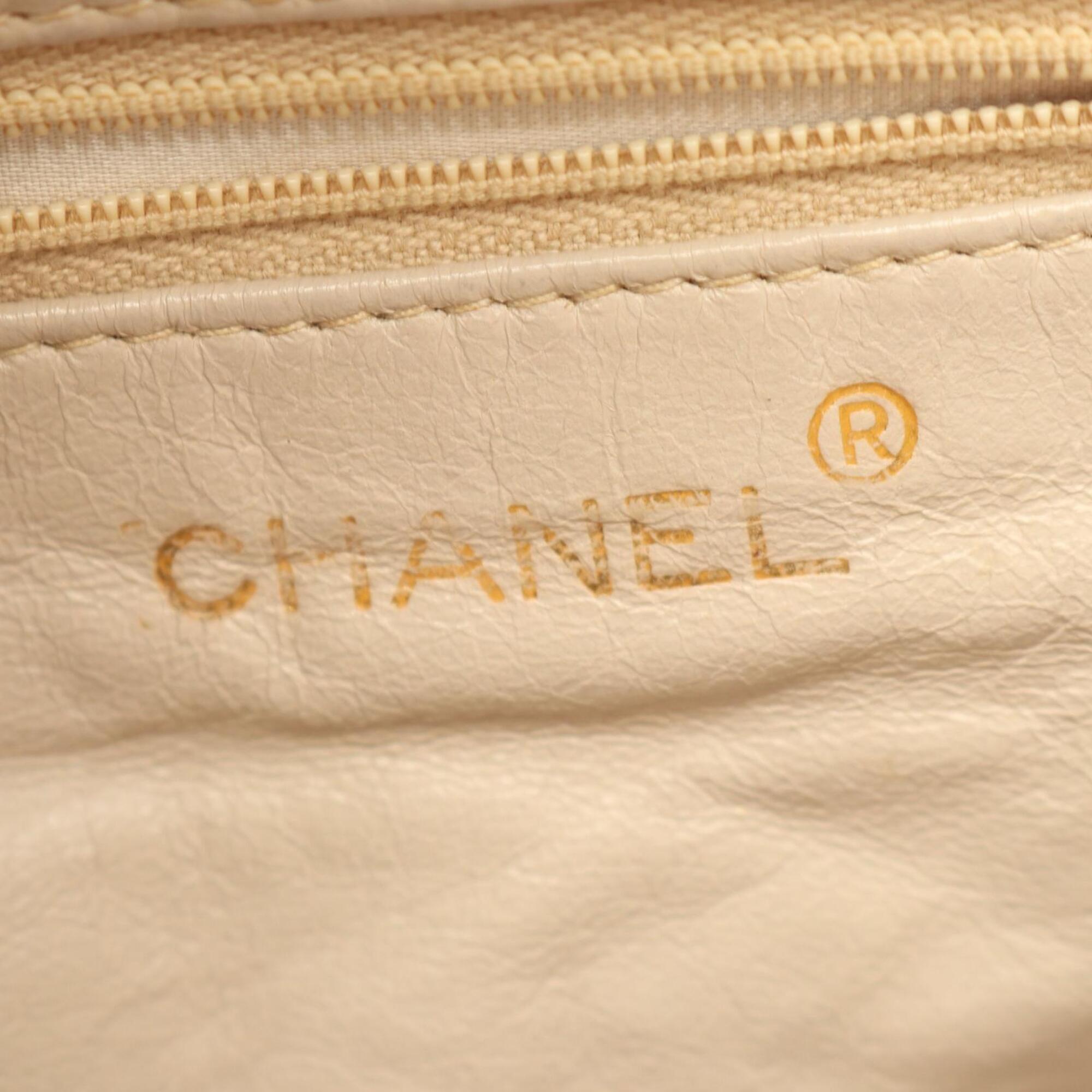 Chanel Beige Leather Handbag Shoulder Bag (Pre-Owned)