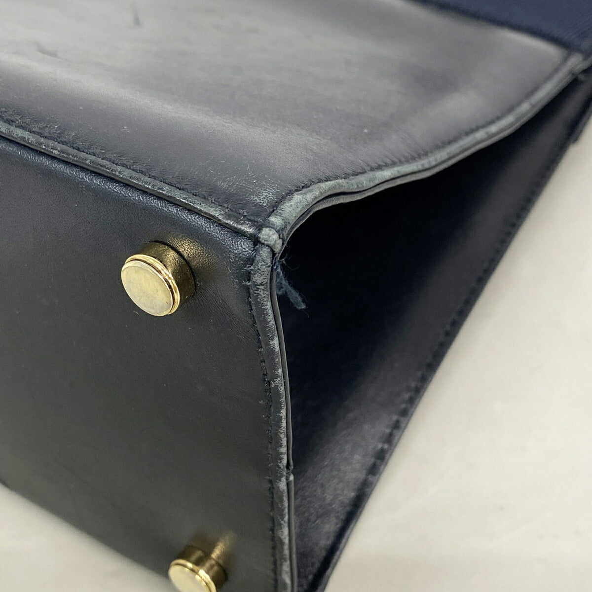Salvatore Ferragamo Navy Leather Handbag (Pre-Owned)