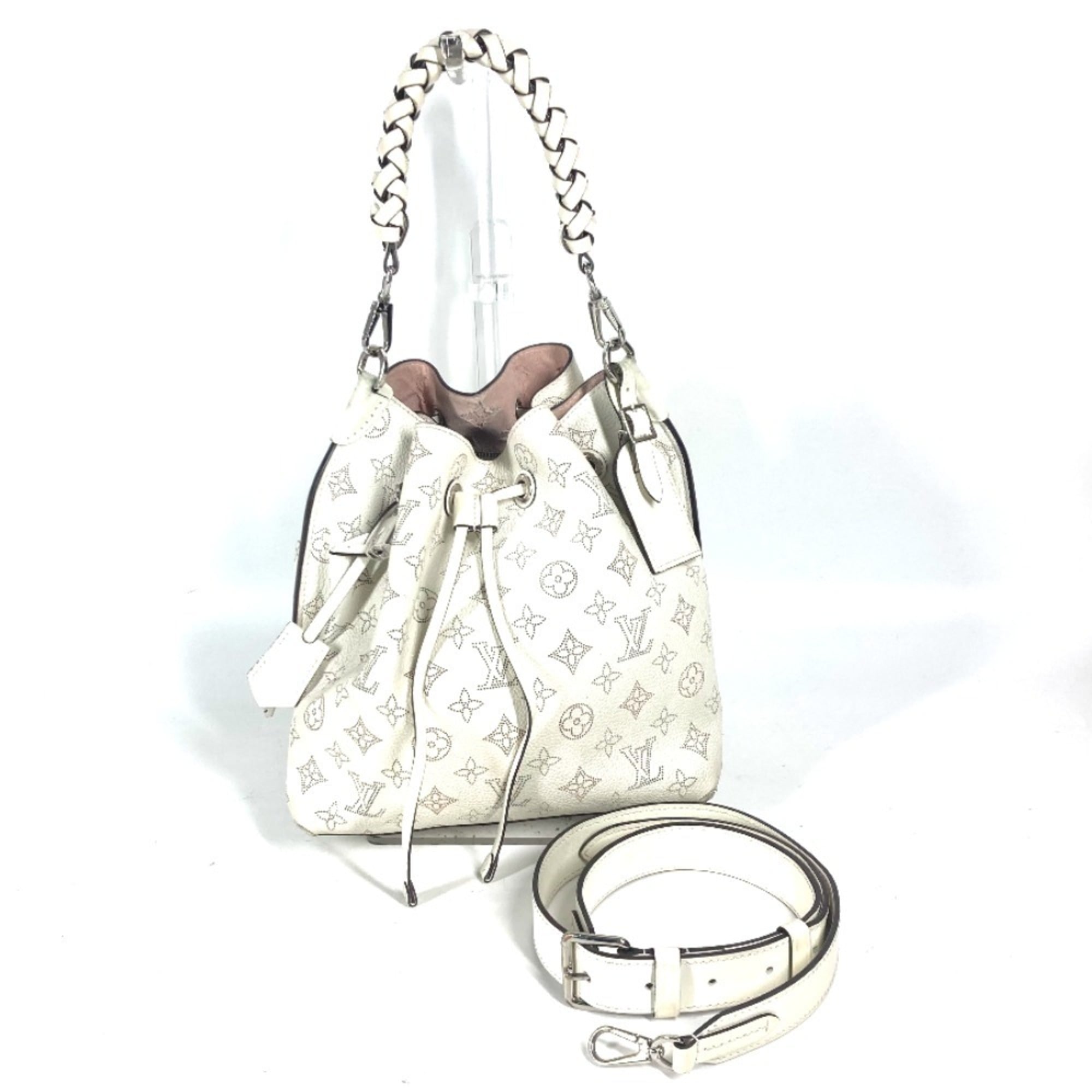 Louis Vuitton Blanc White Mahina Leather Handbag Shoulder Bag (Pre-Owned)