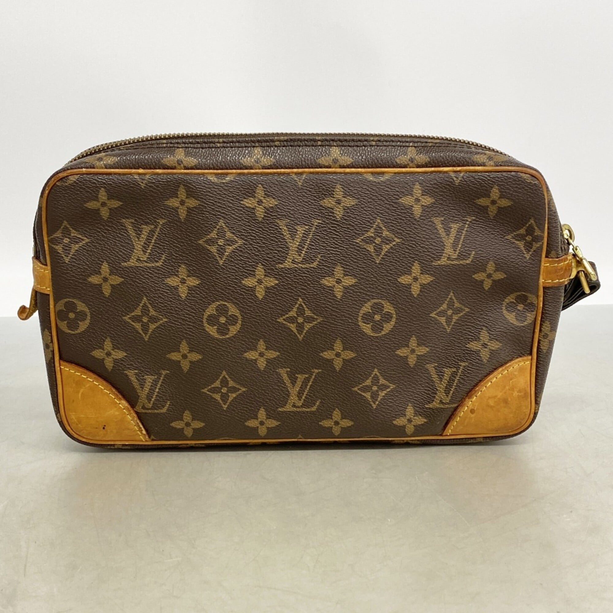 Louis Vuitton Brown Clutch Bag (Pre-Owned)