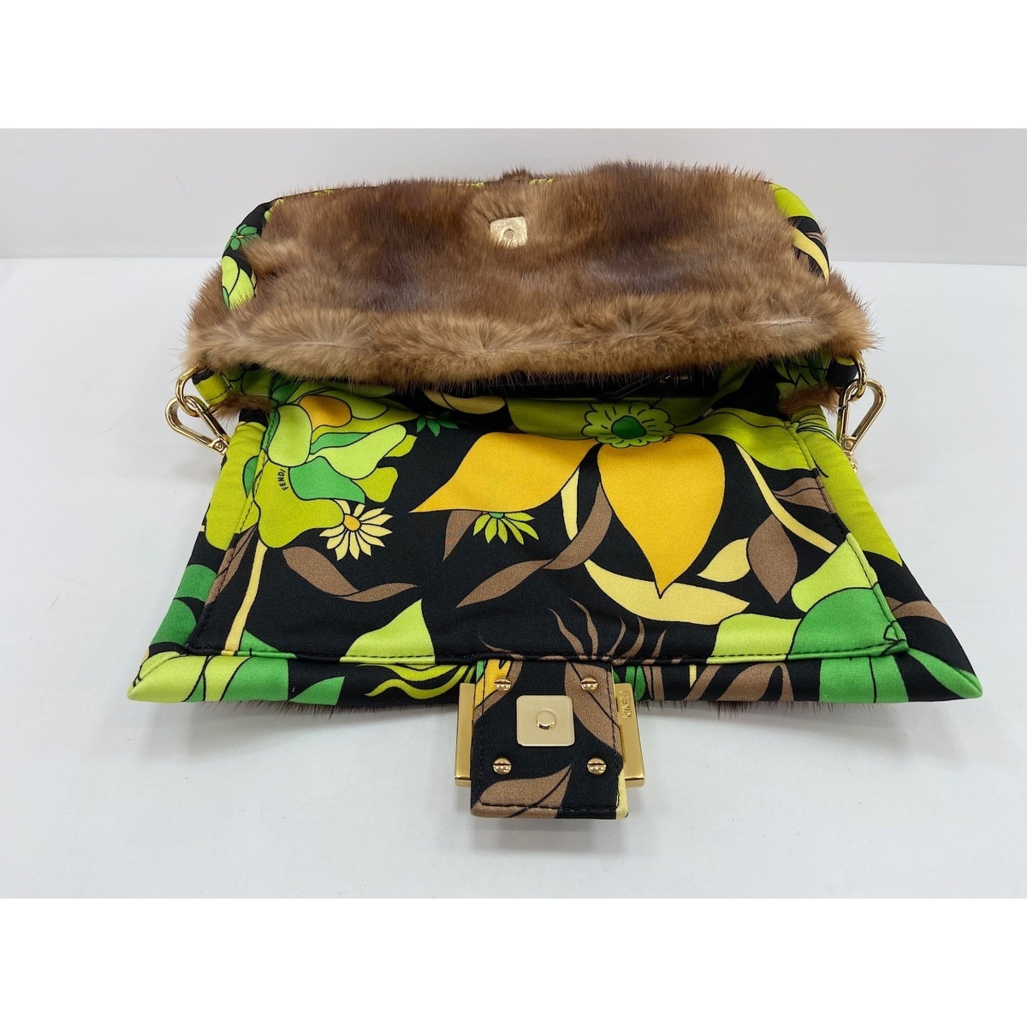 Fendi Green Shoulder Bag (Pre-Owned)