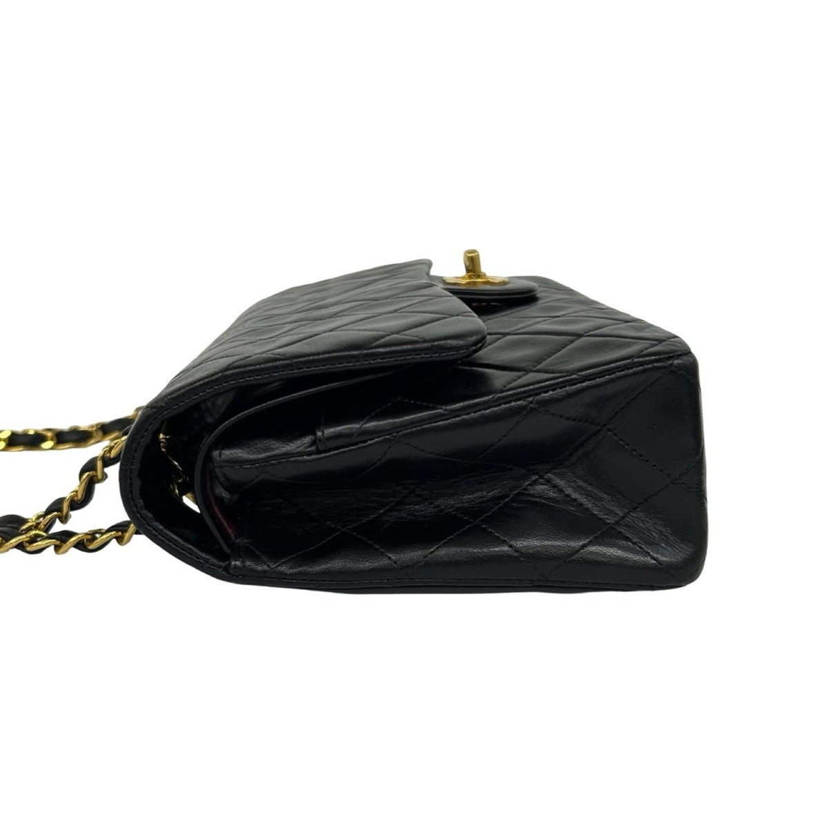 Chanel Black Leather Shoulder Bag (Pre-Owned)