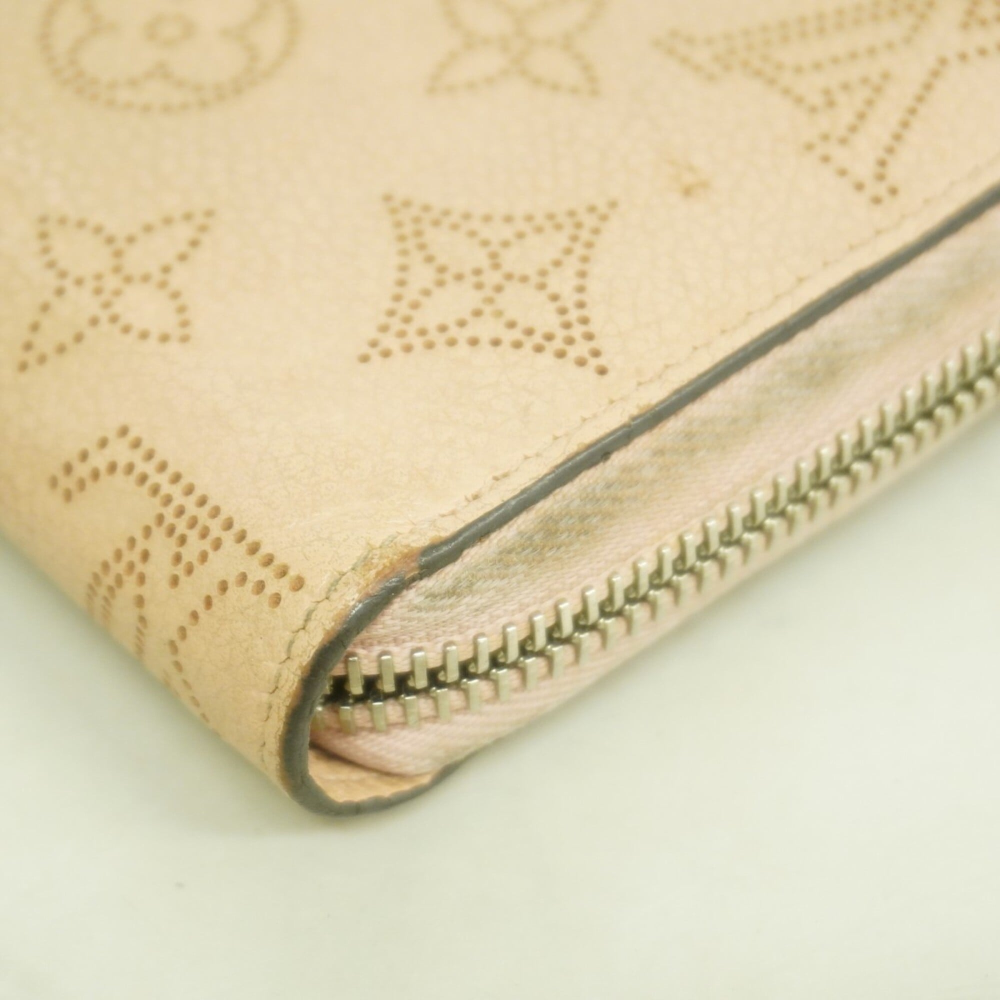Louis Vuitton Magnolia Long Wallet (Bi-Fold) (Pre-Owned)
