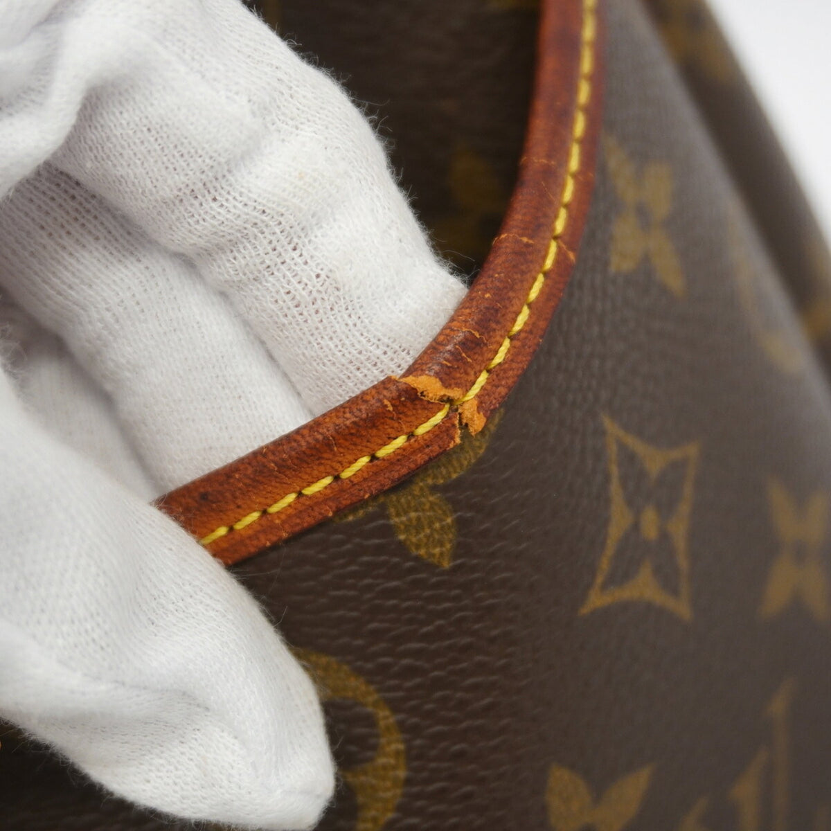 Louis Vuitton Brown Handbag (Pre-Owned)