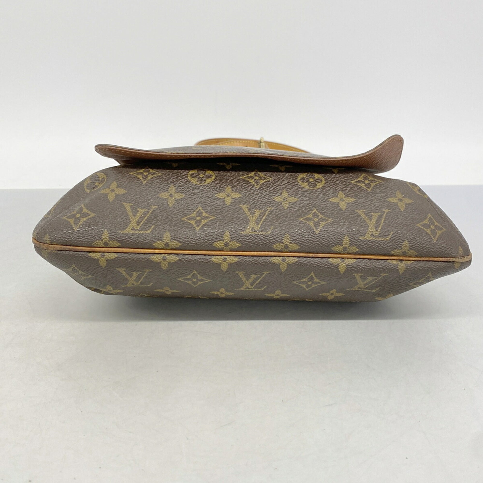 Louis Vuitton Brown Shoulder Bag (Pre-Owned)