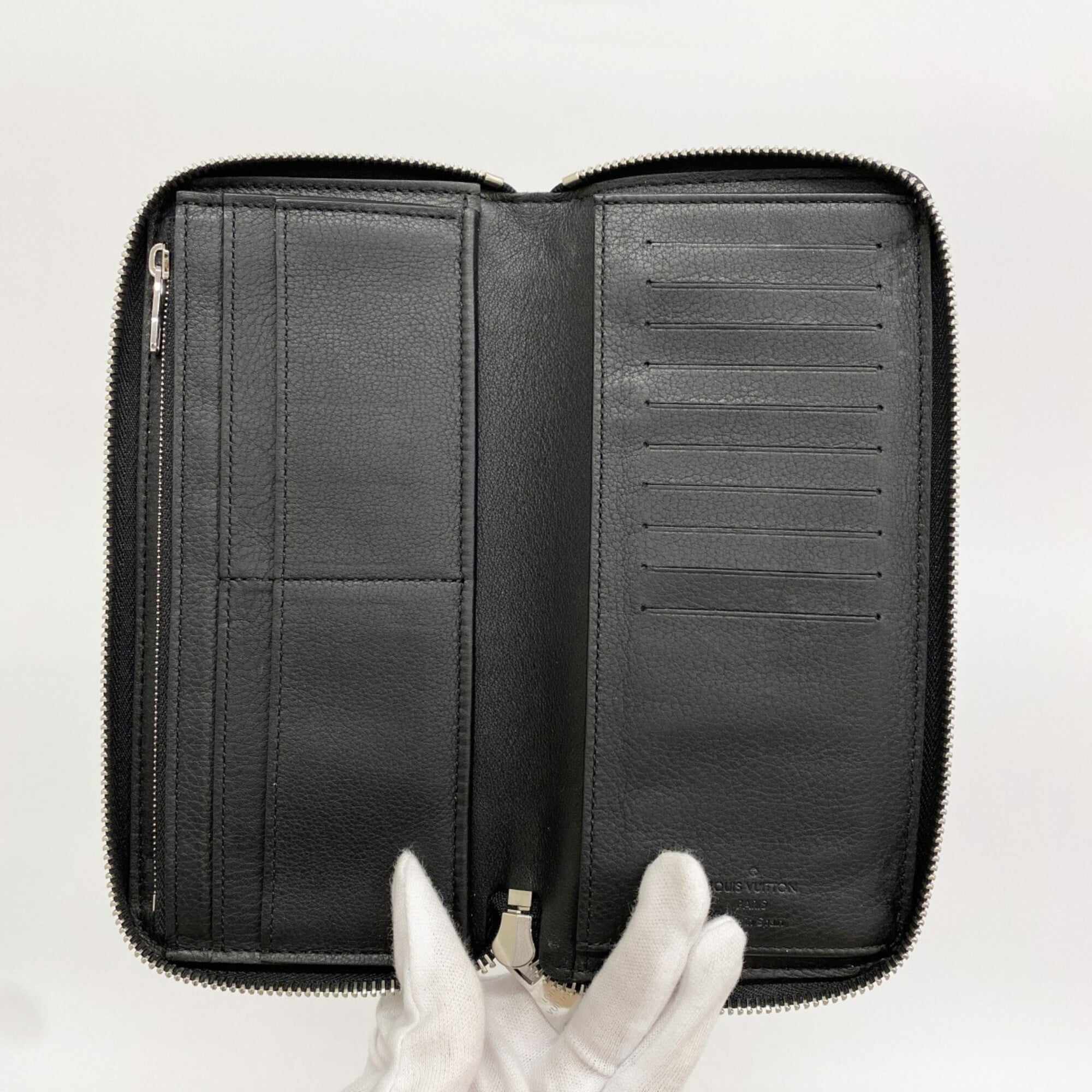 Louis Vuitton Noir Long Wallet (Bi-Fold) (Pre-Owned)
