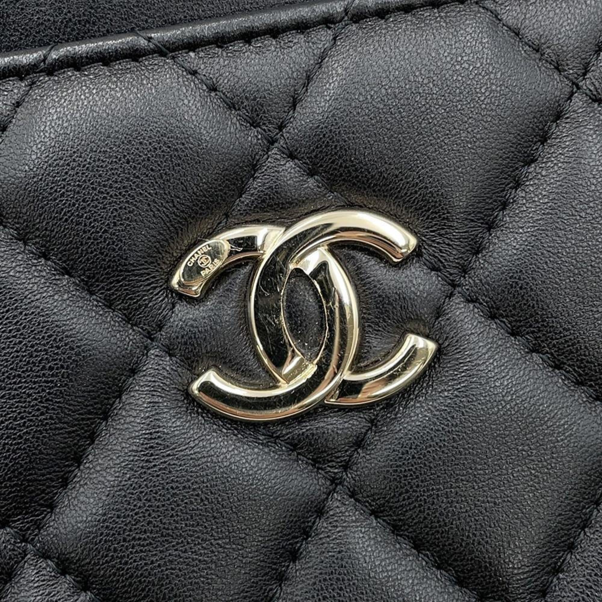 Chanel Black Leather Clutch Bag (Pre-Owned)
