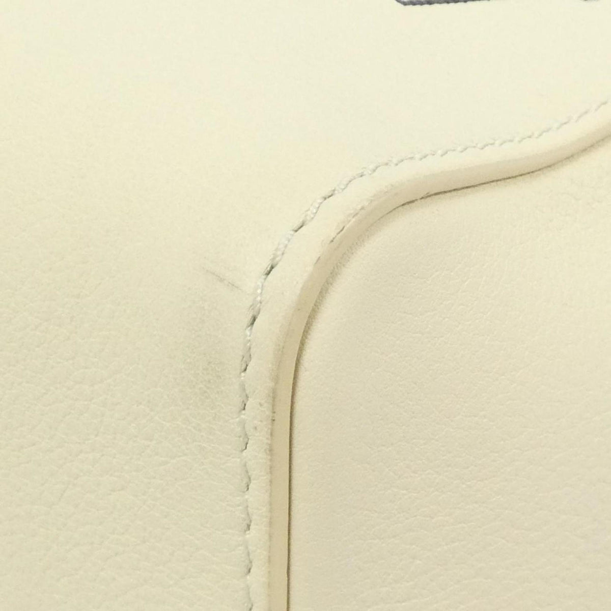 Louis Vuitton Beige Leather Shoulder Bag (Pre-Owned)