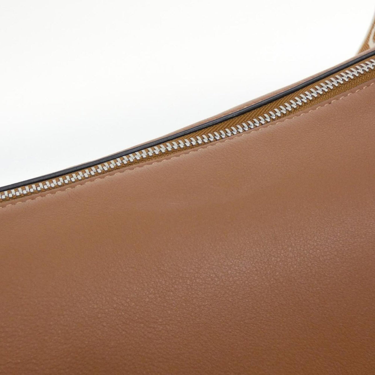 Loewe Beige Leather Shoulder Bag (Pre-Owned)