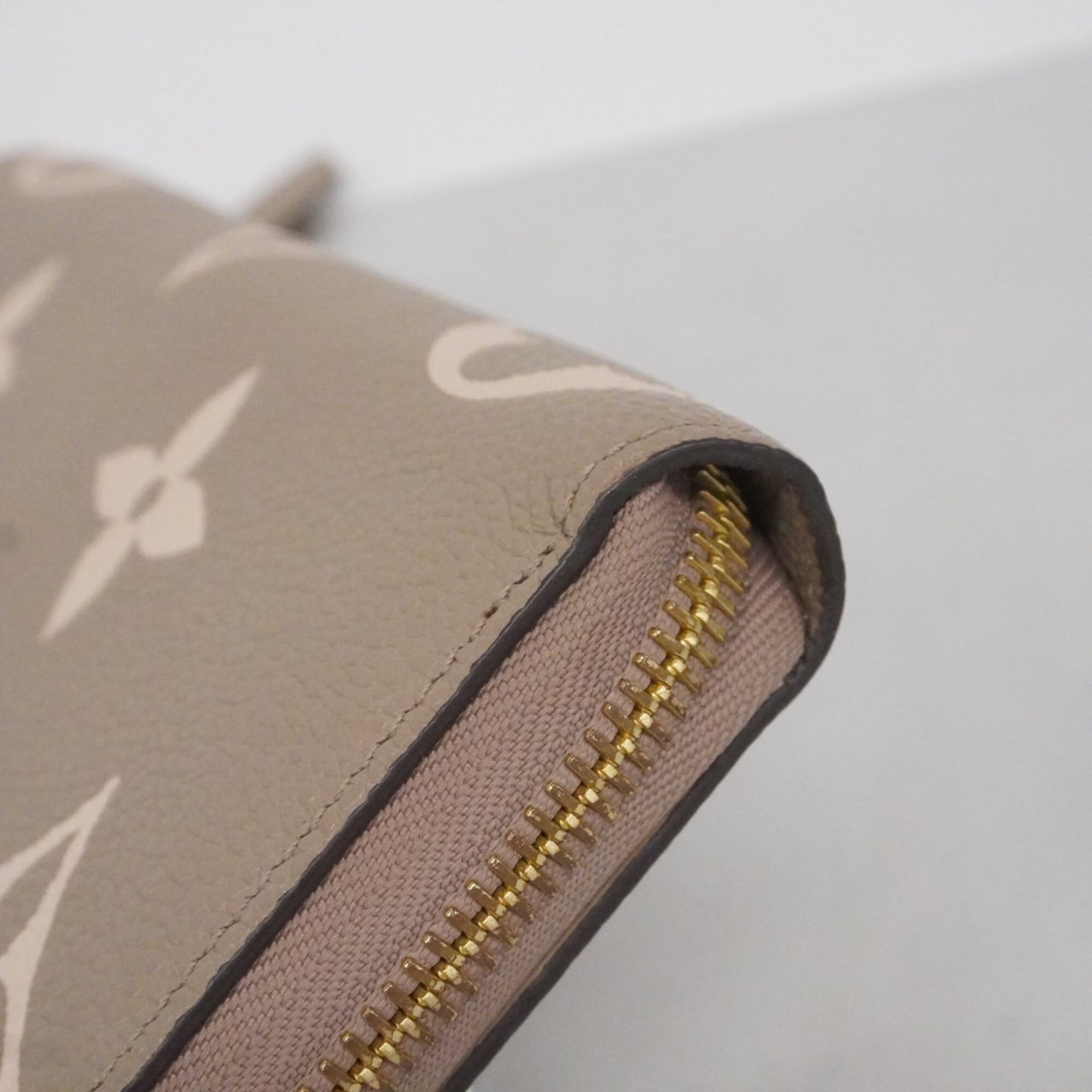 Louis Vuitton Cream Tourterelle Long Wallet (Bi-Fold) (Pre-Owned)