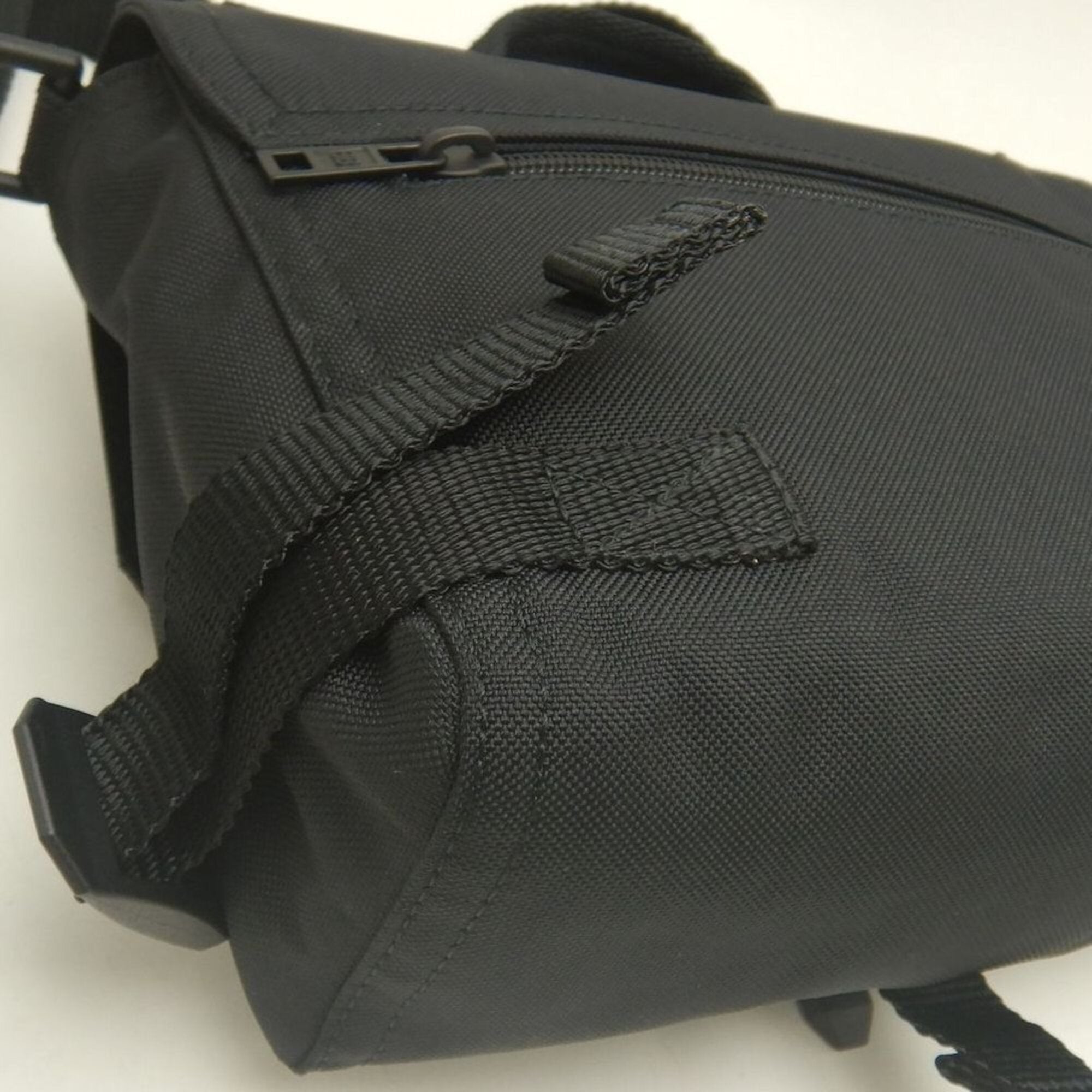 Balenciaga Black Polyester Messenger Bag Shoulder Bag (Pre-Owned)