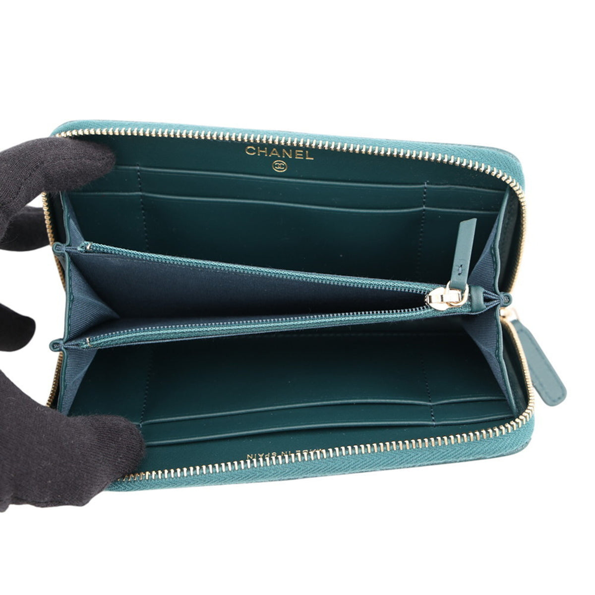 Chanel Dark Green Leather Long Wallet (Bi-Fold) (Pre-Owned)