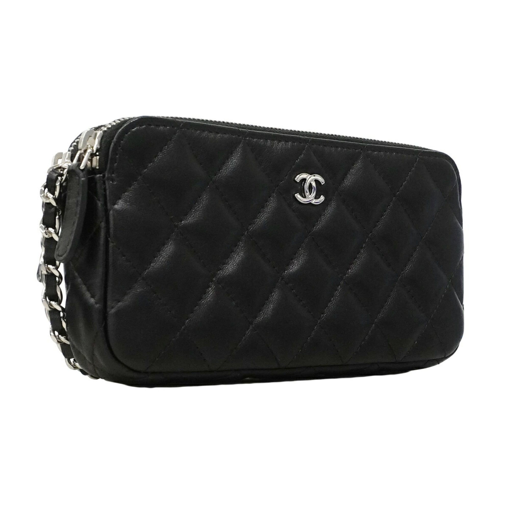 Chanel Black Leather Shoulder Bag (Pre-Owned)