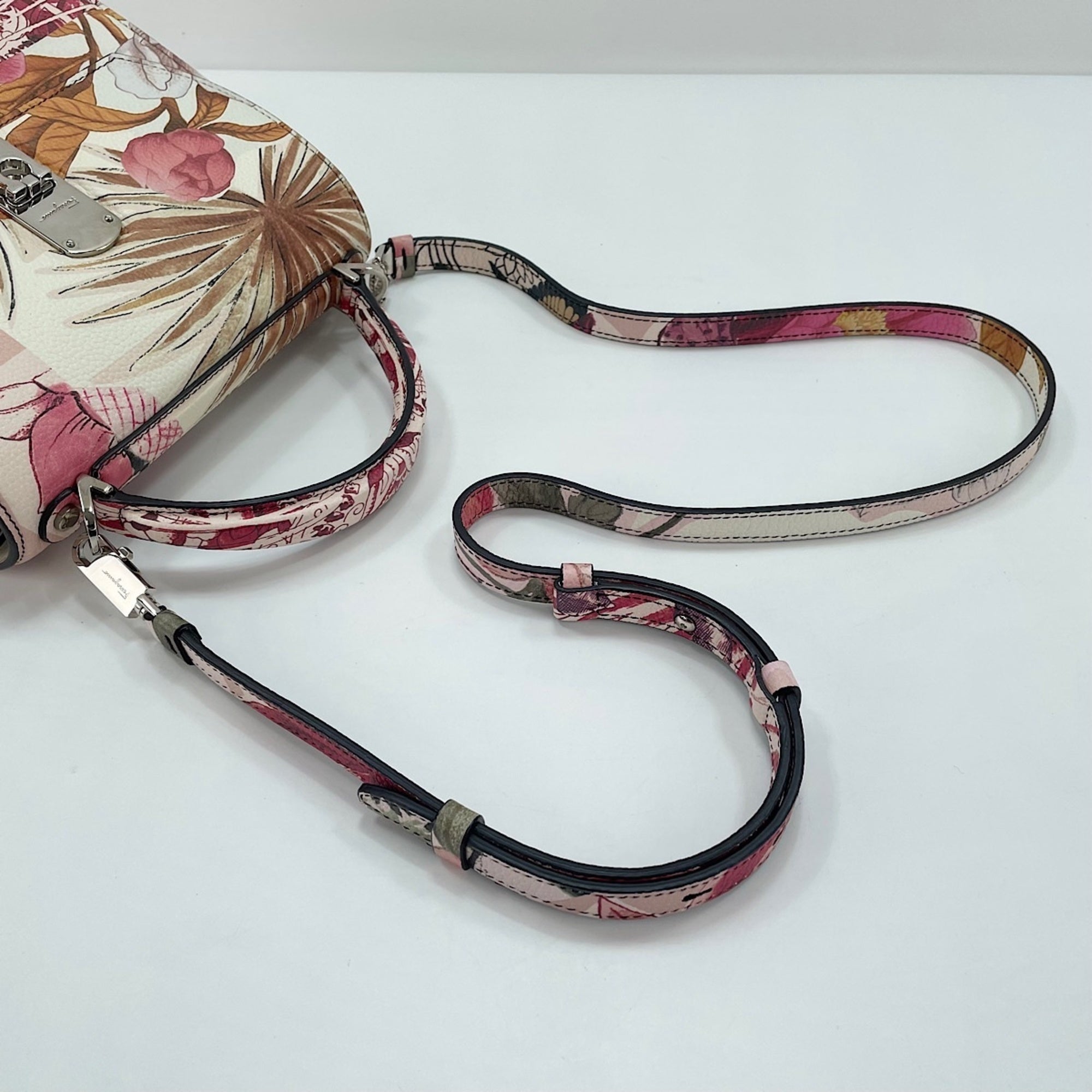 Salvatore Ferragamo Pink Handbag (Pre-Owned)
