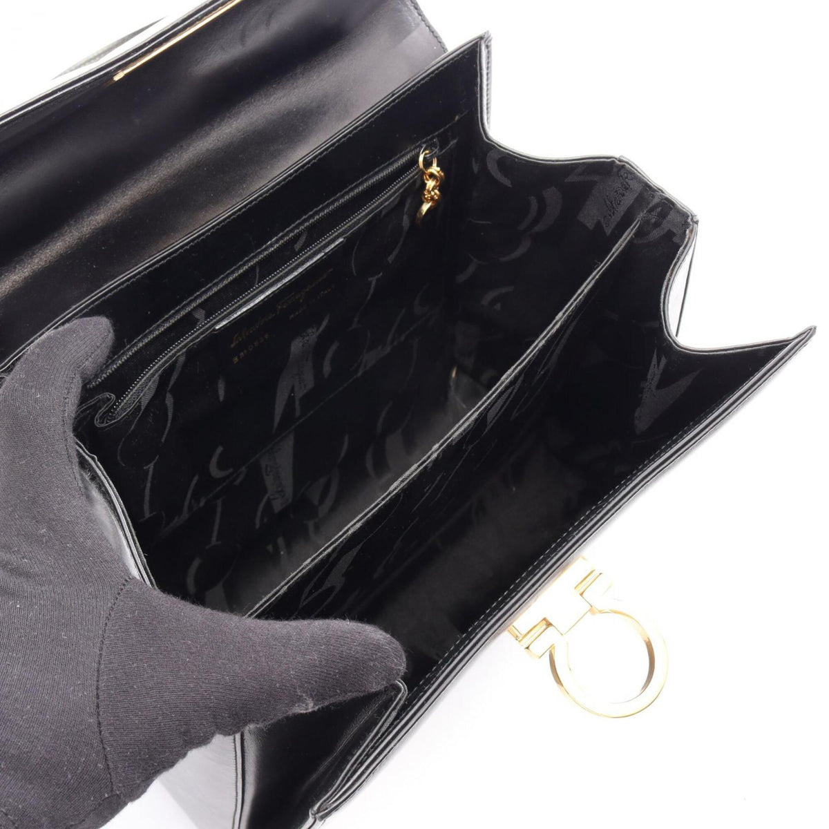 Salvatore Ferragamo Black Leather Handbag (Pre-Owned)