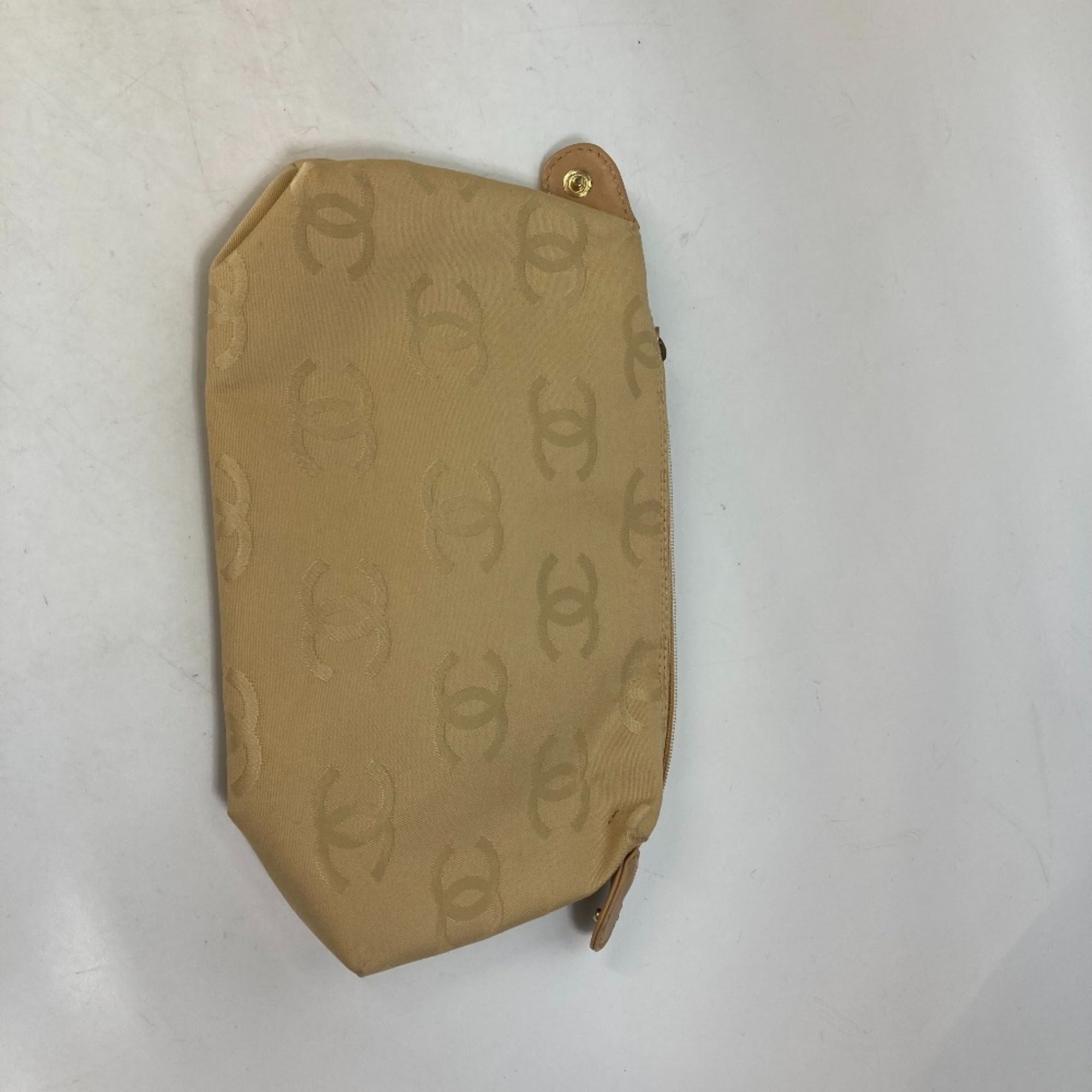 Chanel Wild Stitch Beige Leather Handbag (Pre-Owned)