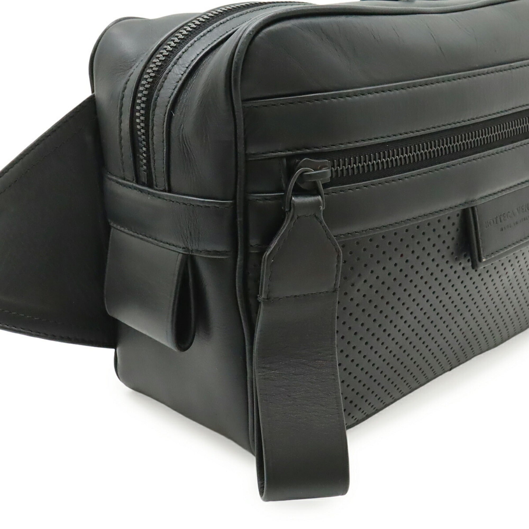 Bottega Veneta Black Leather Sling Bag (Pre-Owned)