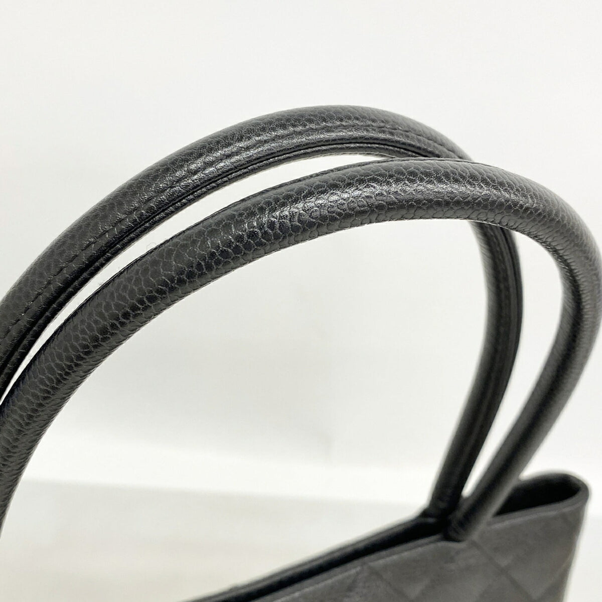 Chanel Black Grained Calfskin Tote Bag (Pre-Owned)