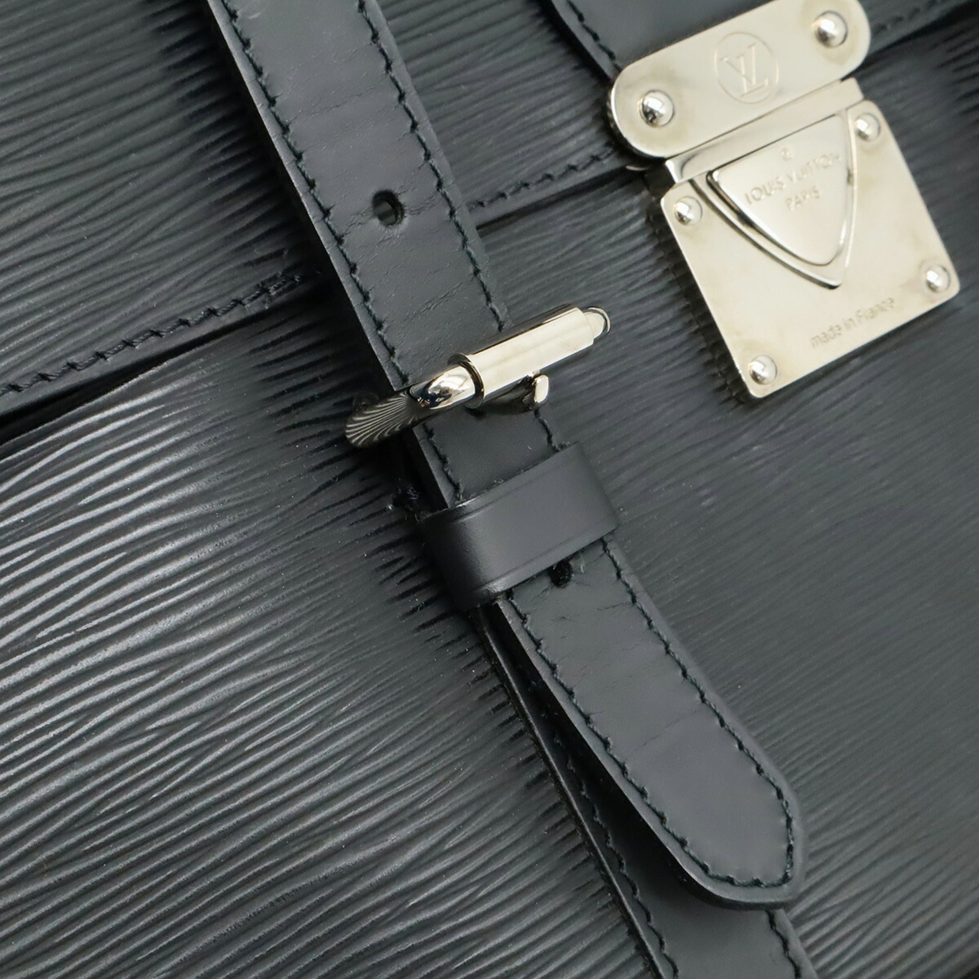 Louis Vuitton Black Noir Epi Leather Shoulder Bag (Pre-Owned)