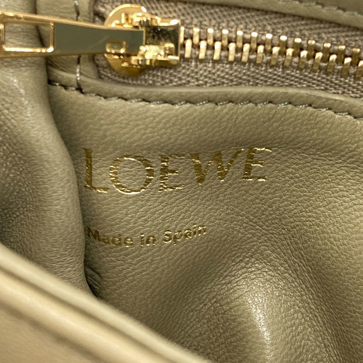 Loewe Green Olive Leather Shoulder Bag (Pre-Owned)
