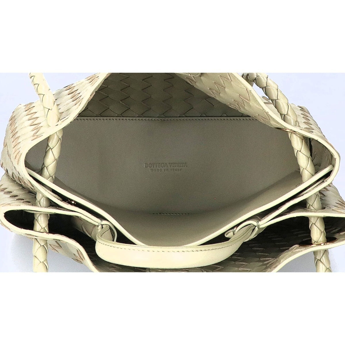 Bottega Veneta Gold Leather Handbag (Pre-Owned)