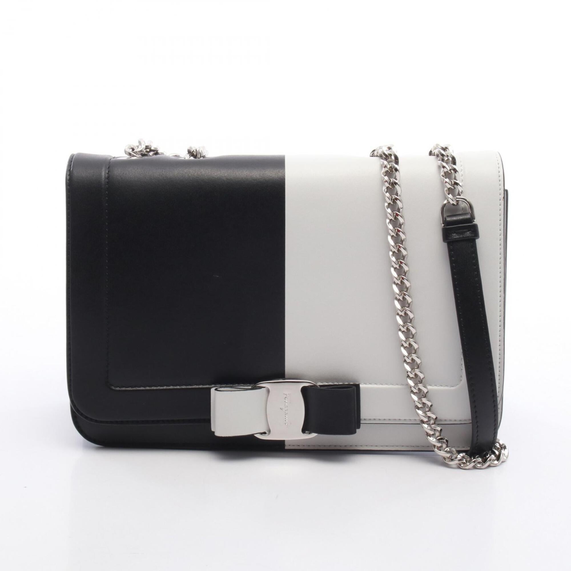 Salvatore Ferragamo Black White Leather Handbag Shoulder Bag (Pre-Owned)