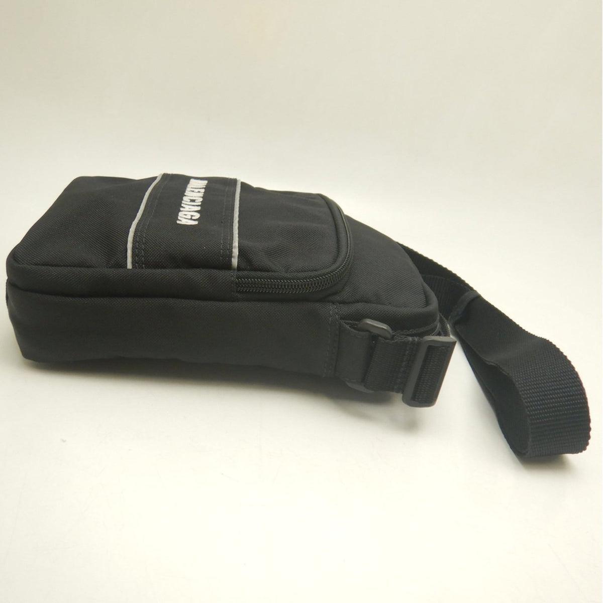 Balenciaga Black Nylon Shoulder Bag (Pre-Owned)
