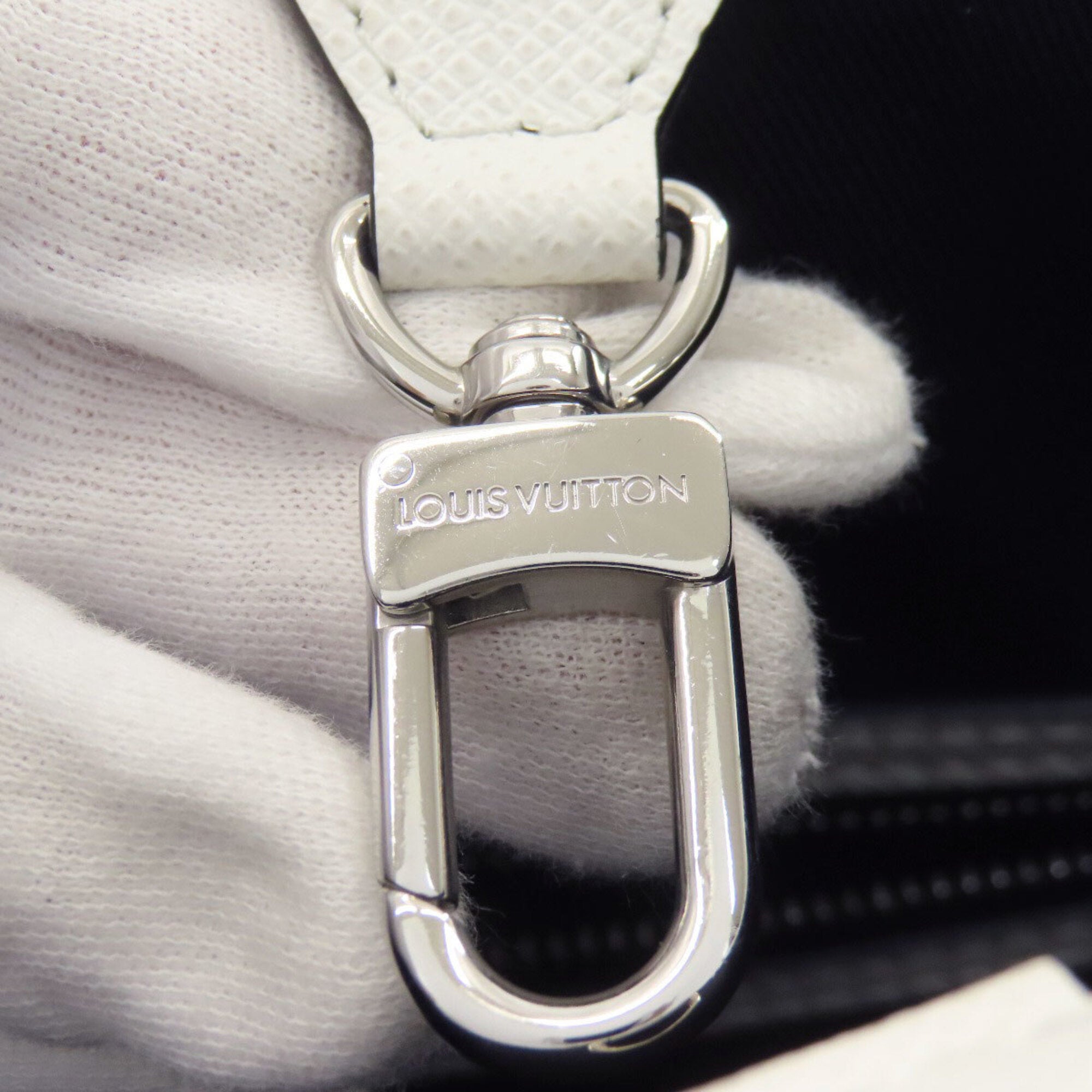 Louis Vuitton Blanc Monogram Taigarama Tote Bag (Pre-Owned)