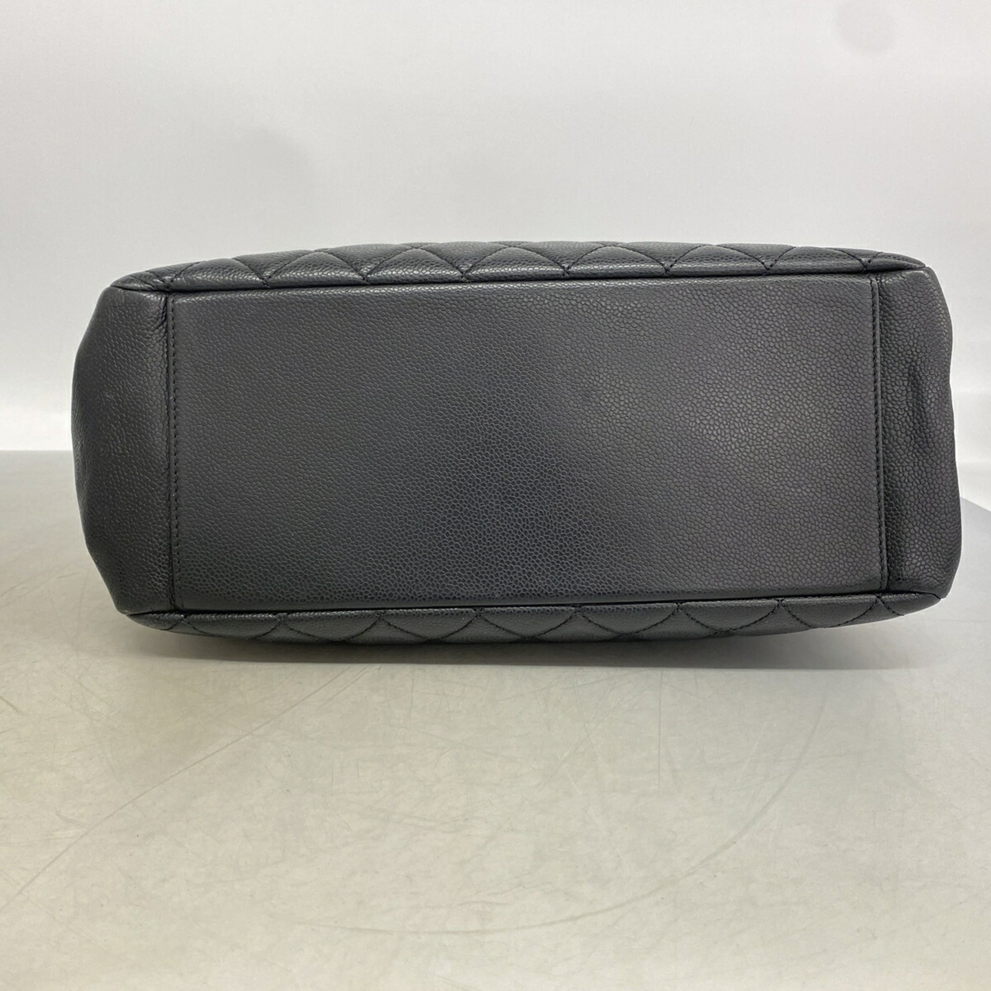 Chanel Black Grained Calfskin Tote Bag (Pre-Owned)