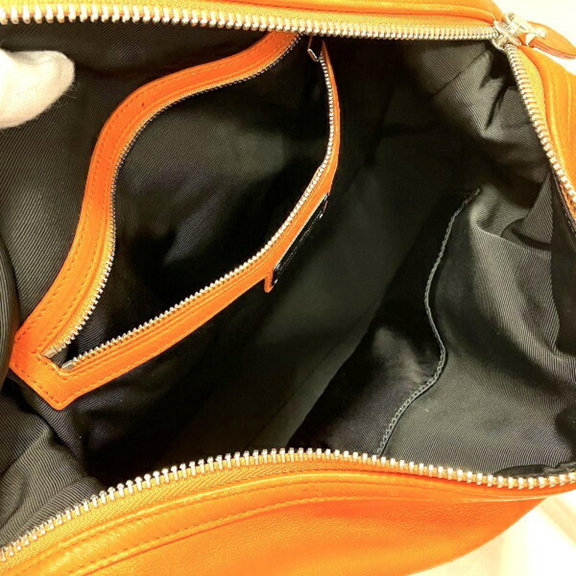 Salvatore Ferragamo Orange Leather Handbag (Pre-Owned)