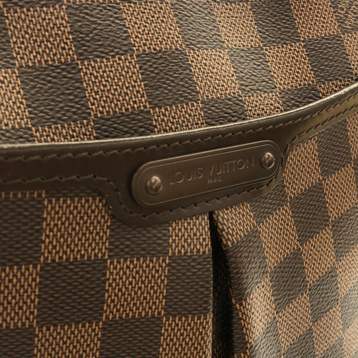 Louis Vuitton Brown Coated Canvas Shoulder Bag (Pre-Owned)
