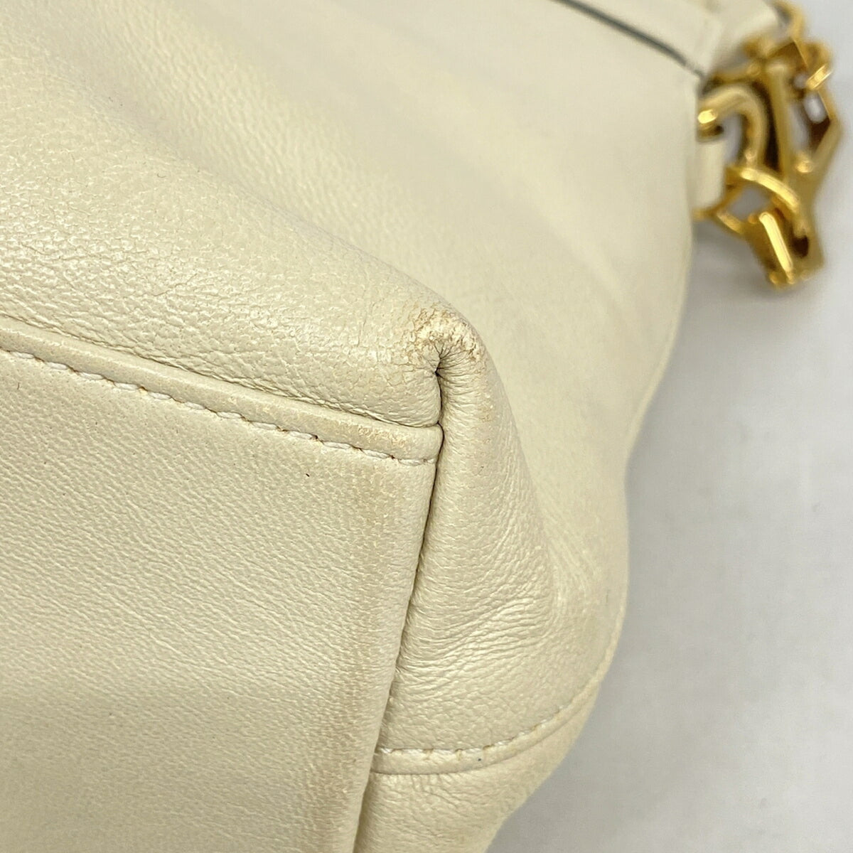 Gucci Ivory Leather Handbag (Pre-Owned)