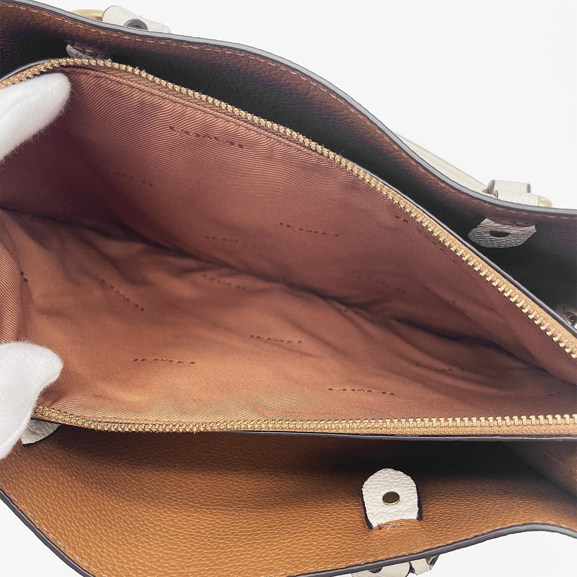 Coach Beige Gold Leather Shoulder Bag Tote Bag (Pre-Owned)