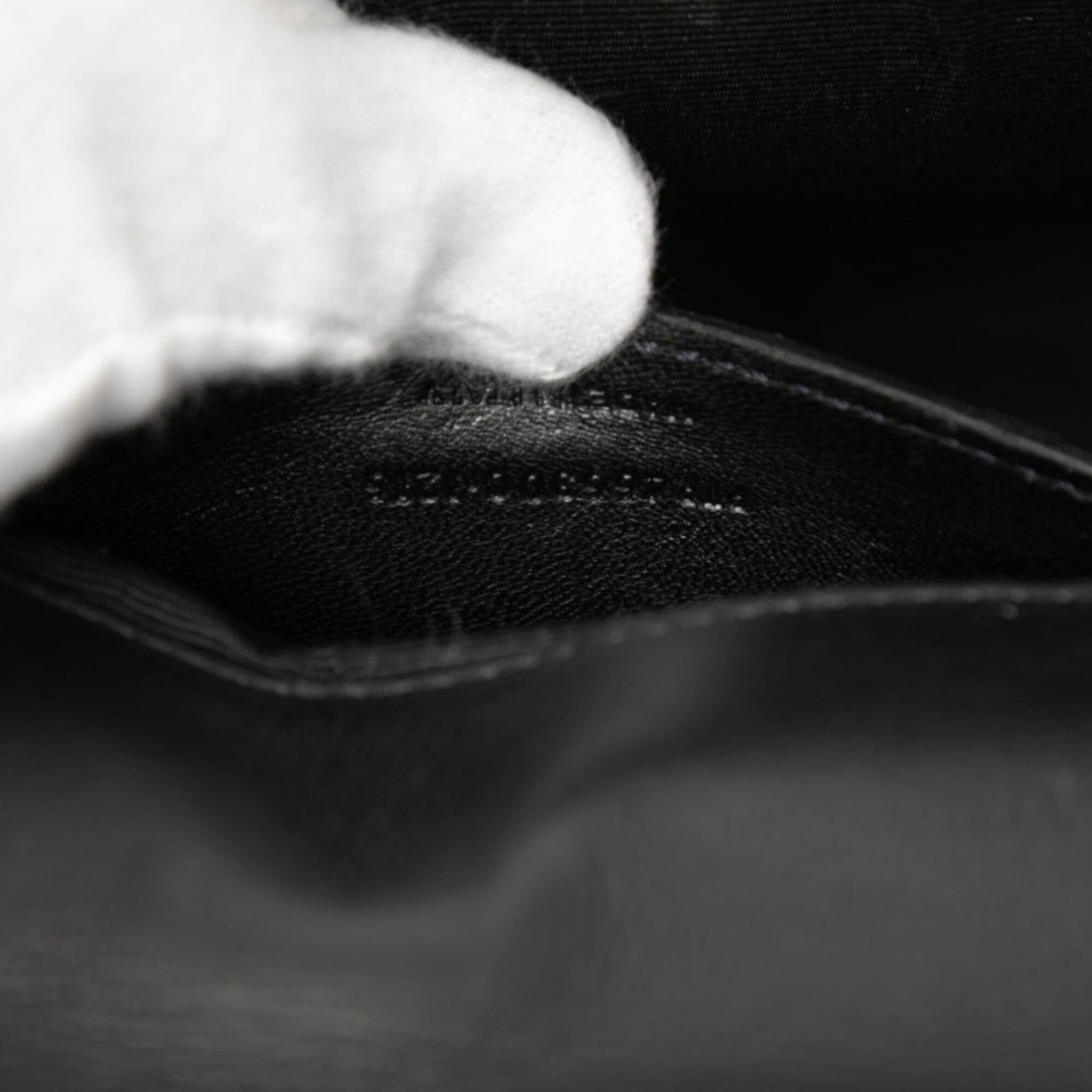 Saint Laurent Black Leather Shoulder Bag (Pre-Owned)