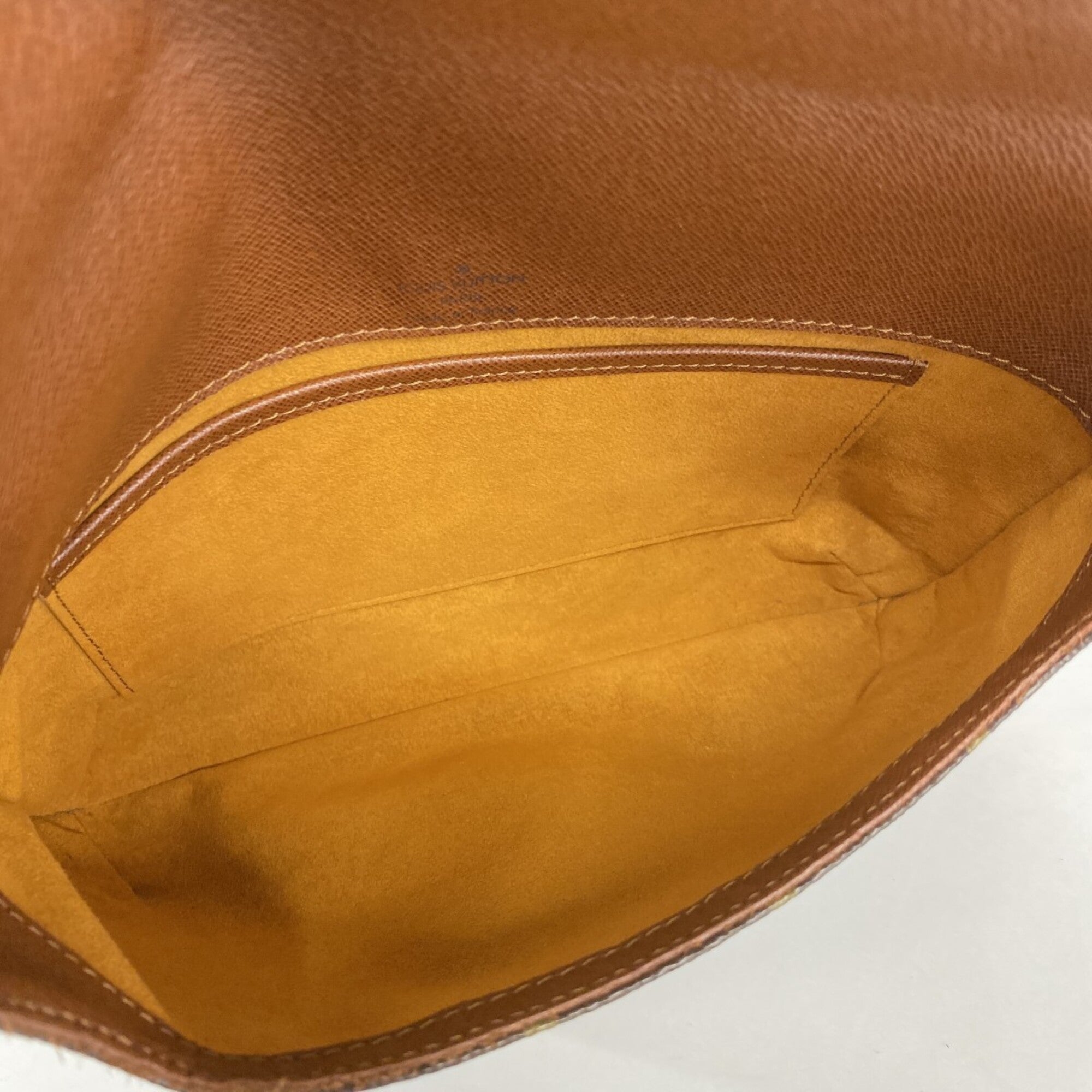 Louis Vuitton Brown Shoulder Bag (Pre-Owned)