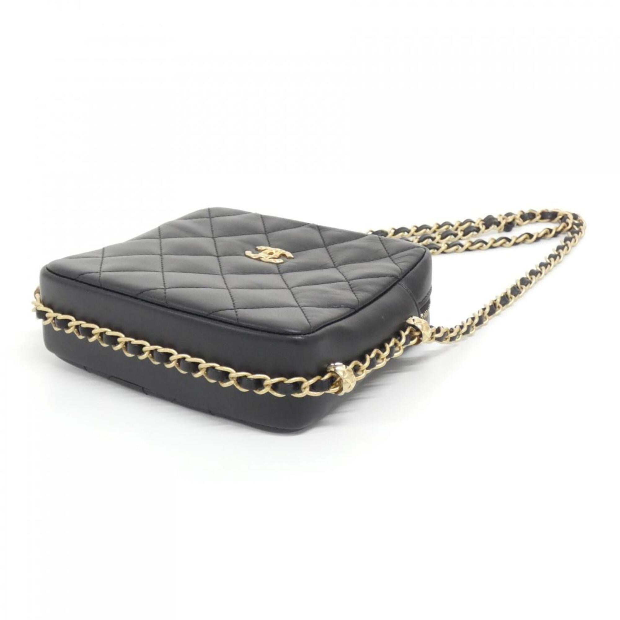 Chanel Black Leather Shoulder Bag (Pre-Owned)