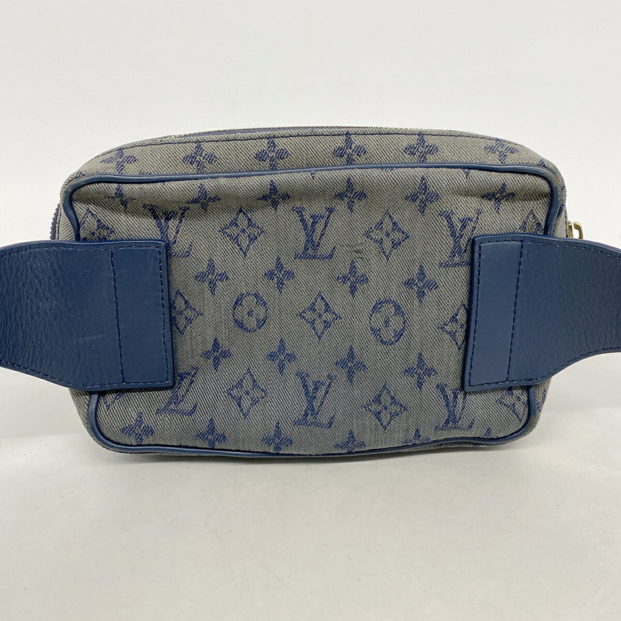 Louis Vuitton Navy Sling Bag (Pre-Owned)