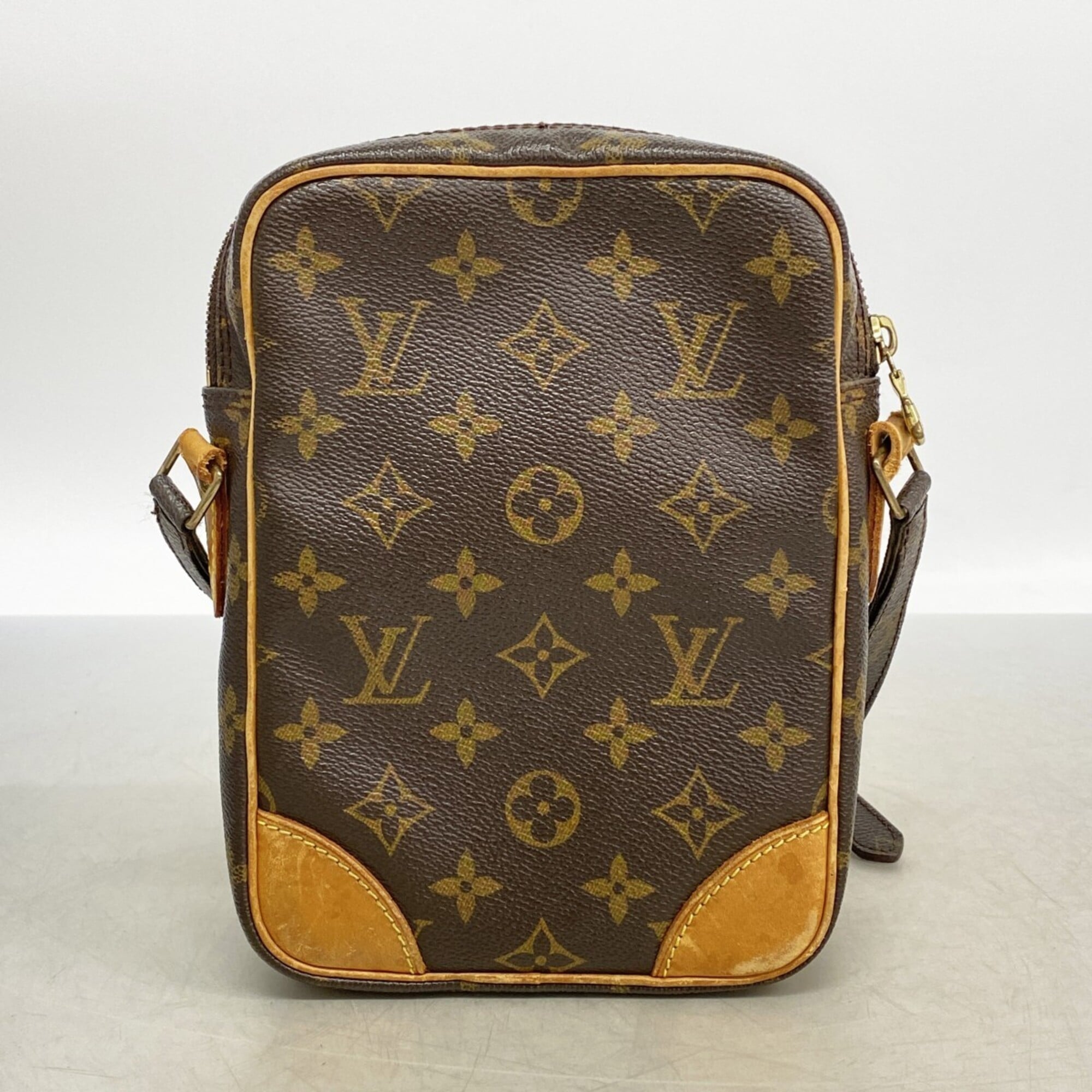 Louis Vuitton Brown Shoulder Bag (Pre-Owned)