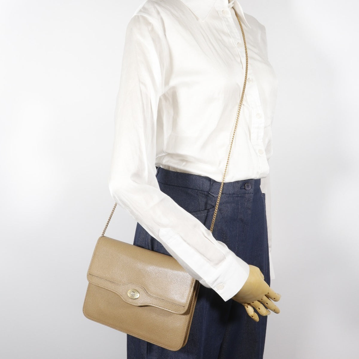 Christian Dior Beige Leather Shoulder Bag (Pre-Owned)