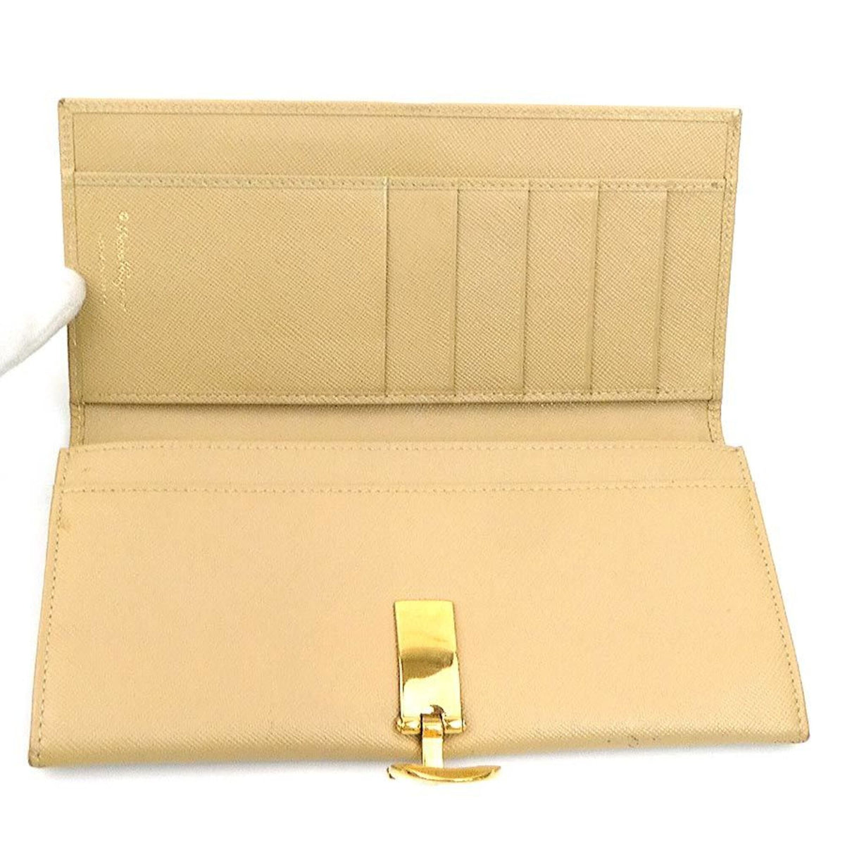 Salvatore Ferragamo Beige Leather Long Wallet (Bi-Fold) (Pre-Owned)