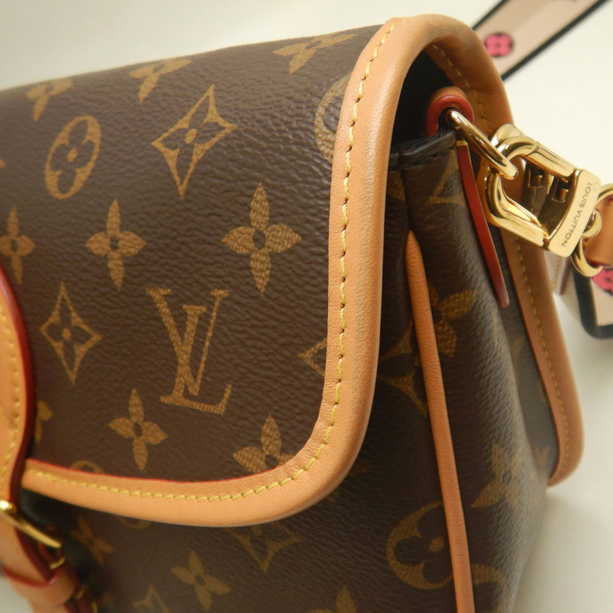 Louis Vuitton Brown Monogram Canvas Shoulder Bag (Pre-Owned)